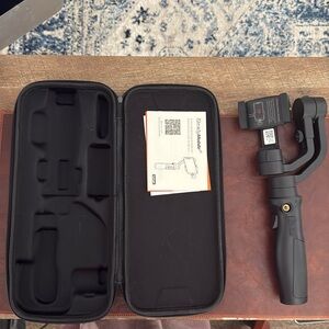 Hohem 3-axis cell phone gimbal